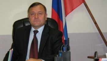 В Красноярском крае главу района из «Единой России» арестовали по подозрению в коррупции при ремонте крыши
