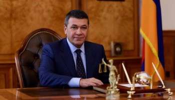 Бывшего начальника полиции Армении обвинили в отмывании денег на более чем два миллиарда драмов