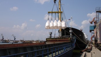 Бывшего сотрудника ФСБ в Краснодарском крае приговорили к 10 годам за вымогательство взятки у «дочки» «Газпрома» 
