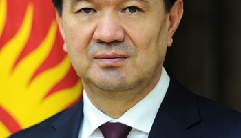 Дочь — в США, брат — в Минздраве. Что стало известно о родственниках премьера Киргизии после скандала вокруг национального оператора связи