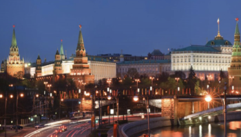 Подполковника ФСО обвинили в получении взятки при ремонте башен Кремля. Он также проходит по делу о хищениях в резиденции Путина