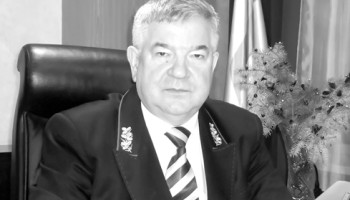 Бывшего топ-менеджера филиала РЖД обвинили в покушении на дачу взятки охотничьим ружьем
