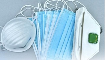 Глава аппарата губернатора Саратовской области уволилась после закупки масок по 425 рублей за штуку