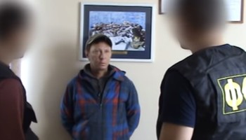Обвиняемый во взяточничестве магнитогорский депутат и бывший главврач уехал из России и собирается просить убежища в США