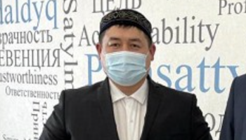 Муфтий из Казахстана на эфире с Агентством по противодействию коррупции заявил о «проклятии» на участвующих в передаче взятки