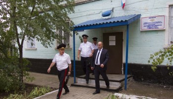 В Ростовской области полицейских, требовавших взятку за покровительство в торговле контрафактными сигаретами, приговорили к семи годам колонии