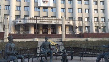 Экс-полковника МВД приговорили к 2,5 годам колонии за передачу взяток от преступной группы, похищавшей нефть