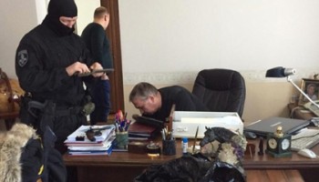 Подмосковные полицейские получили семь лет колонии за взятки мангалами, шампурами, кочергами и дровницами