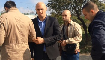 Мэр Белграда отказался общаться с журналистами, у которых в итоге конфисковали камеры