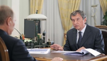 СМИ узнали содержание показаний главы Роснефти по делу экс-министра
