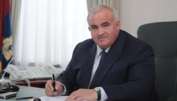 Губернатор Костромской области заявил, что страшнее коррупции может быть только борьба с ней. Пресс-службе пришлось объясняться