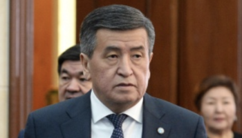 Президент Киргизии объявил об отставке на фоне политического кризиса в стране
