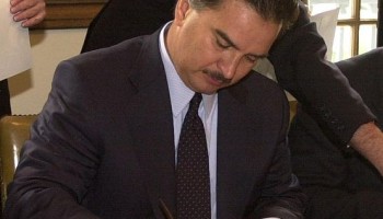 Ex-Guatemalan President Admits Taking $2.5 Million in Bribes 