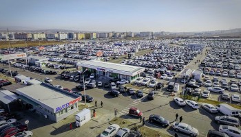 IFact: В Россию продолжают ввозить импортные автомобили из Грузии с помощью курьеров