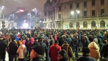  Romanian Protesters Force Government to Scrap Pro-Corruption Law; Demand Resignations