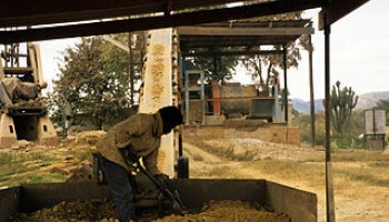 Report: In Zimbabwe, Corrupt Actors Benefit from Illegal Gold Mining