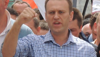 Russia: Navalny Brought to Court for Corruption Case Retrial
