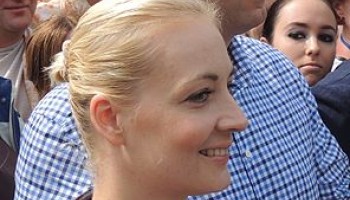 Russia: Navalny in Coma, Doctors Oppose Transport to Germany