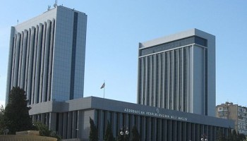 Azerbaijani Journalists Protest Against New Media Law