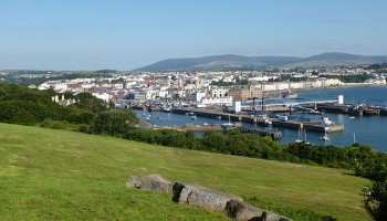 Expert: Big Number of Isle of Man Offshore Bank Clients are Politicians