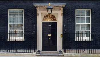 UK Hits Hard at Two Russian Oligarchs, Freezes £10 billion in Assets