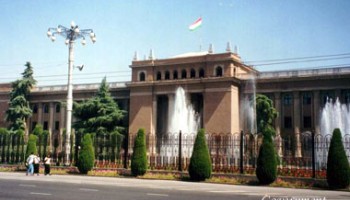 Tajikistan: Human Rights Watchdogs Condemn Crackdown on Lawyers