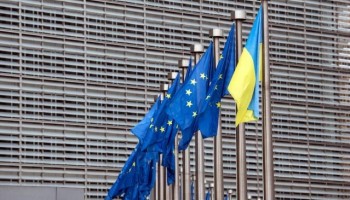 ЕС продляет санкции против России на фоне продолжающейся войны на Украине