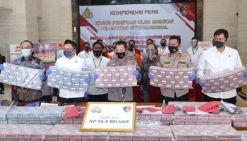 Indonesian Police Arrest Medical Supplies Fraudsters