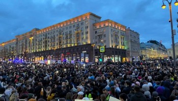 Russian Police Arrest Nearly 2,000 During pro-Navalny Protests