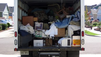 UK Court Sentences French Duo for Smuggling Vietnamese Migrants Inside Furniture