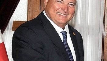US Extradites Ex Panama President Wanted for Wiretapping