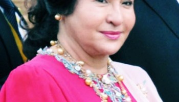 Wife of ex-Malaysian PM Sentenced to 10 Years for Corruption 