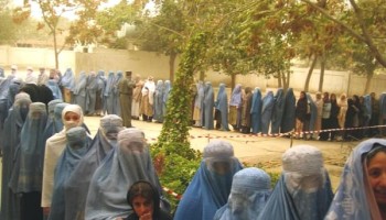 Human Rights Watch Urges Governments to Press Afghanistan to Reverse Restrictions