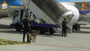 Italy Arrests Gang that Hid Cocaine Among In-flight Meals on Planes