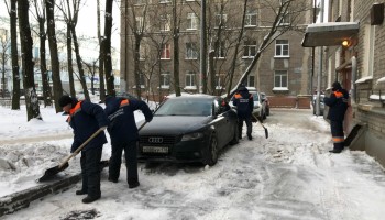 ТАСС: в Санкт-Петербурге задержали чиновника по подозрению в получении взятки в миллион рублей при заключении контрактов на уборку снега