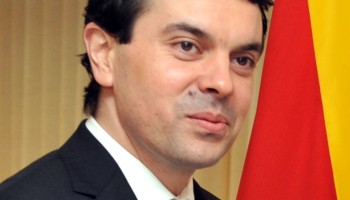 Macedonia: Minister Hints at Border Fence to Stop Refugees