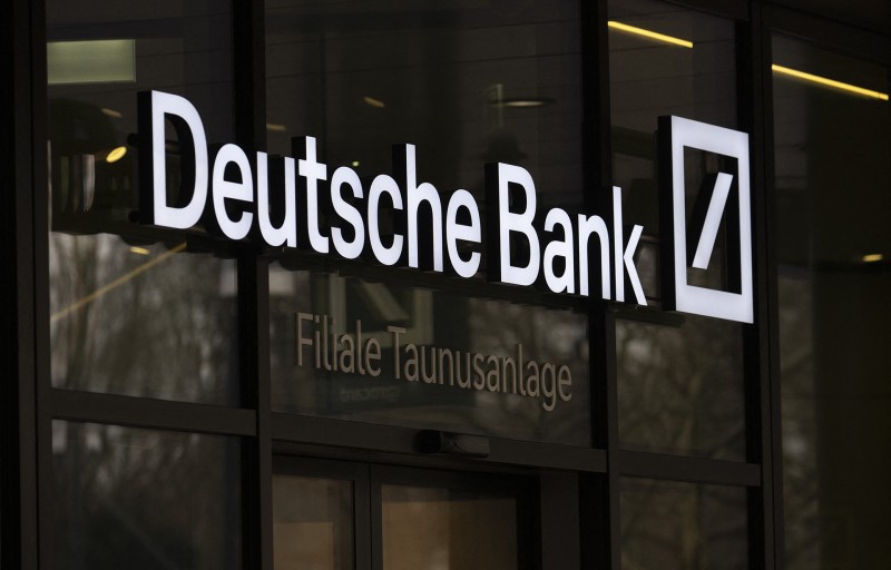 German Prosecutors Raid Deutsche Bank in Money Laundering Probe